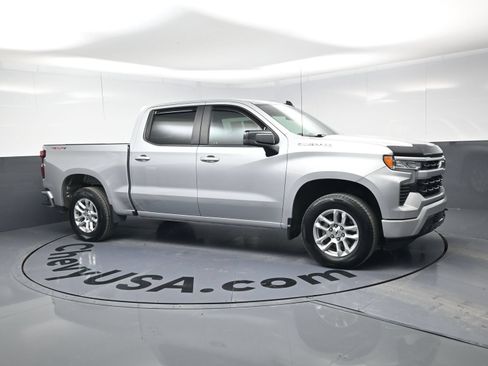 Used 2022 Chevrolet Silverado 1500 RST AWD/4WD image 2