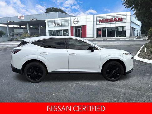 Certified 2025 Nissan Murano SV image 2