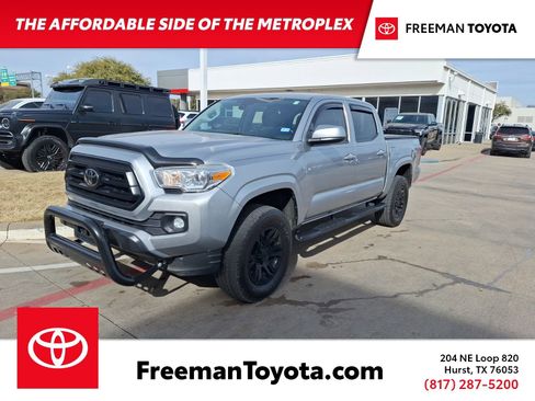 Used 2022 Toyota Tacoma SR image 1