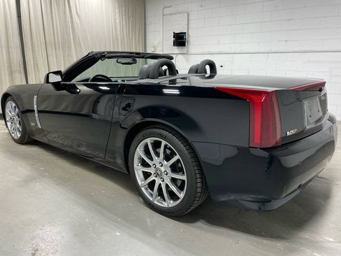 Used 2009 Cadillac XLR V RWD image 19