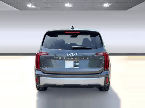 Used 2023 Kia Telluride LX FWD image 10