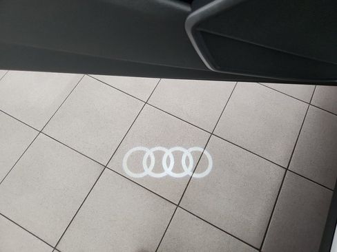 Used 2023 Audi Q5 2.0T Premium w/ Convenience Package image 13