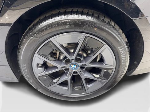 Used 2022 BMW i4 eDrive40 image 86