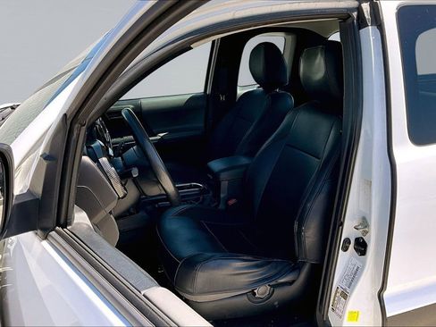Used 2017 Toyota Tacoma SR RWD image 3