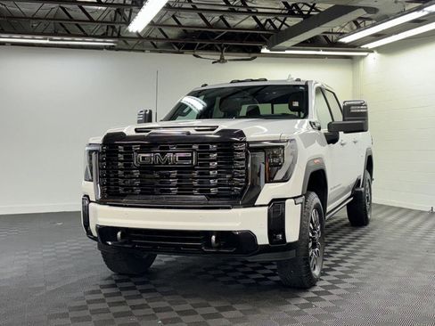 Used 2024 GMC Sierra 3500 Denali Ultimate image 1