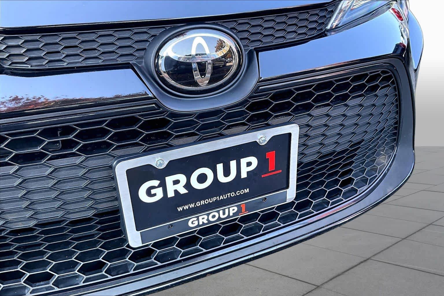 Used 2022 Toyota Corolla LE w/ Carpet Mat Package (TMS) FWD image 29