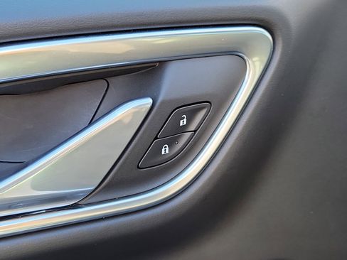 Used 2024 Chevrolet Tahoe Z71 w/ Luxury Package image 19