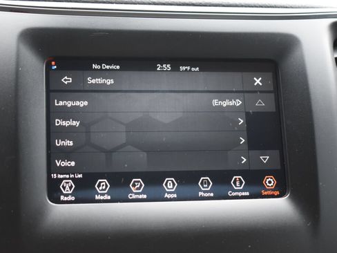 Used 2019 Jeep Cherokee Latitude Plus FWD image 11