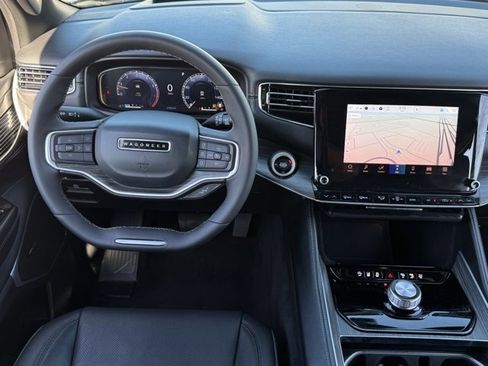 Used 2023 Jeep Wagoneer Series III w/ Convenience Group I image 12