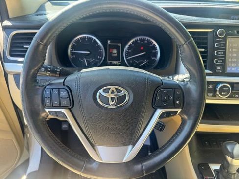 Used 2019 Toyota Highlander Limited Platinum AWD/4WD image 5