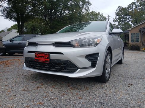 Used 2022 Kia Rio LX image 2