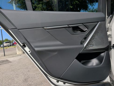 Used 2026 BMW i5 eDrive40 w/ Premium Package RWD image 40