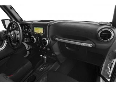 Certified 2015 Jeep Wrangler Unlimited Rubicon w/ Connectivity Group image 19