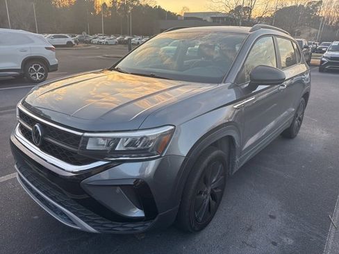 Used 2022 Volkswagen Taos S image 11