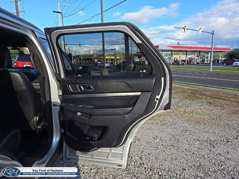 Used 2019 Ford Explorer XLT w/ Equipment Group 202A AWD/4WD image 45