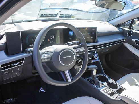 Certified 2025 Hyundai Sonata SE image 22