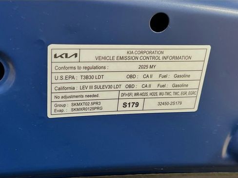 Certified 2025 Kia Sportage EX image 32