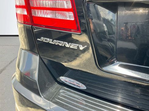 Used 2020 Dodge Journey SE w/ SE Popular Equipment Group FWD image 32