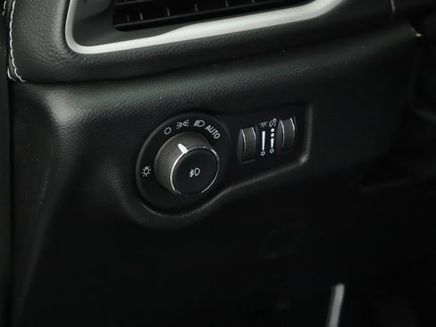 New 2026 Chrysler Pacifica Select image 8