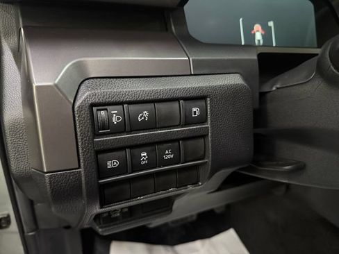 Used 2025 Toyota Tacoma TRD Off-Road AWD/4WD image 29