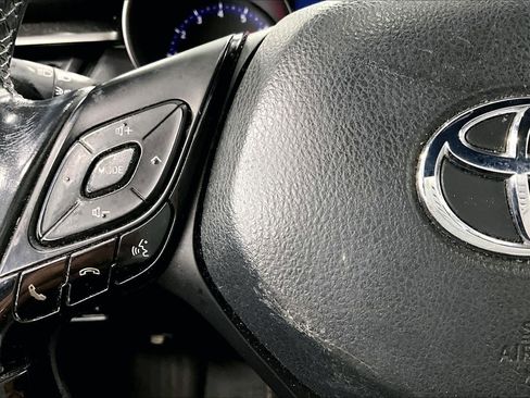 Used 2018 Toyota C-HR XLE image 18