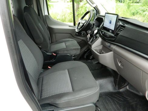 Used 2023 Ford Transit 250 Low Roof RWD image 17