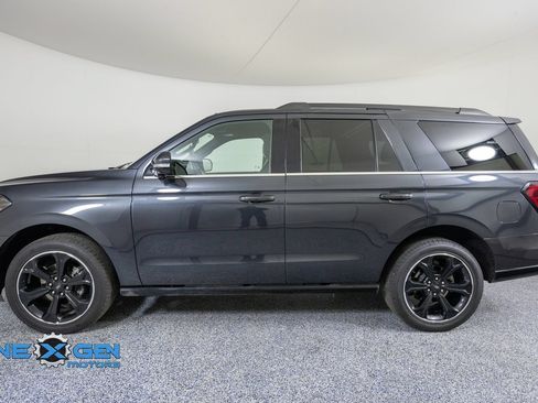 Used 2024 Ford Expedition Limited AWD/4WD image 4