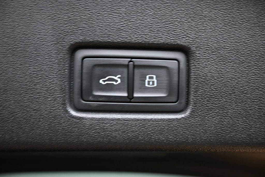 Used 2023 Audi Q4 e-tron Premium Plus AWD/4WD image 17