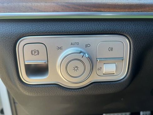 Certified 2025 Mercedes-Benz GLE 450e 4MATIC image 13