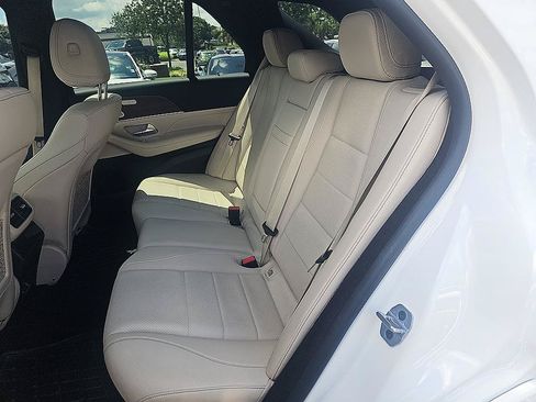 Used 2025 Mercedes-Benz GLE 450e 4MATIC image 31