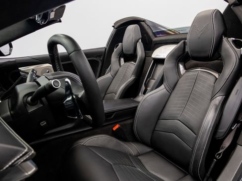 Used 2024 Chevrolet Corvette Stingray Premium Conv w/ Z51 Performance Package image 34