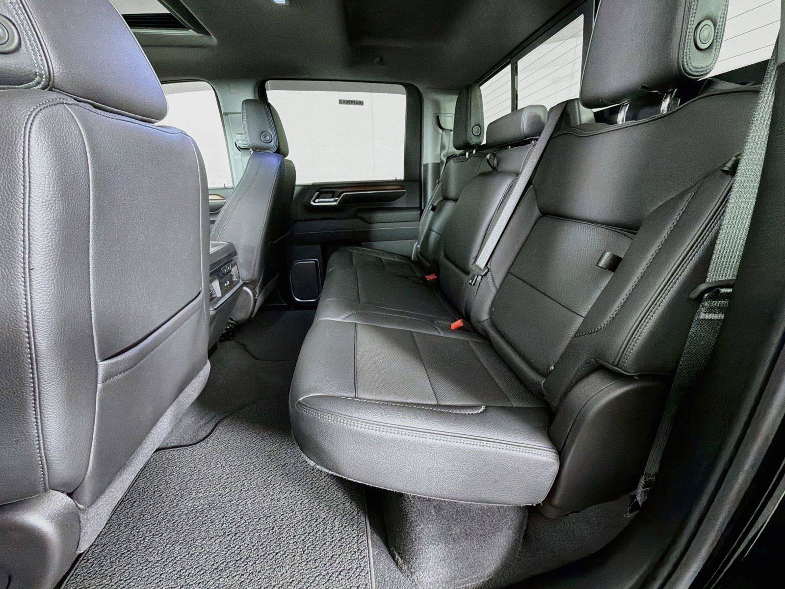 Used 2024 GMC Sierra 3500 Denali w/ Denali Reserve Package AWD/4WD image 26