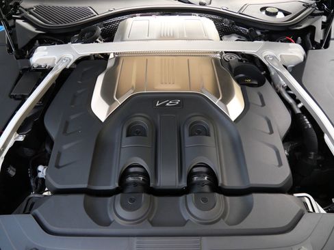 Used 2023 Bentley Continental GT V8 image 22