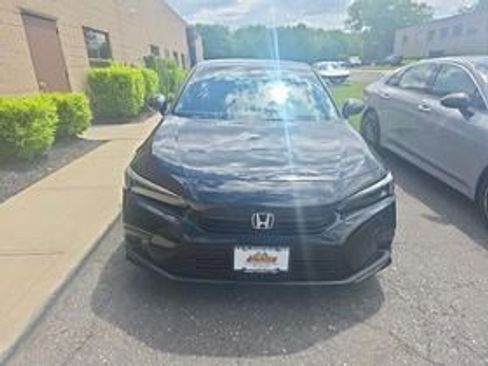 Used 2023 Honda Civic Sport image 3