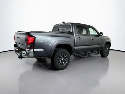 Used 2021 Toyota Tacoma SR5 AWD/4WD image 7