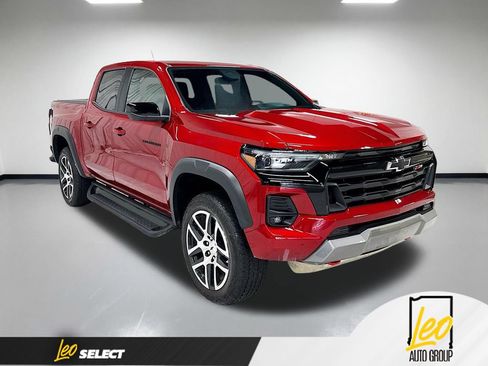 Used 2023 Chevrolet Colorado Z71 w/ Z71 Convenience Package 2 AWD/4WD image 5