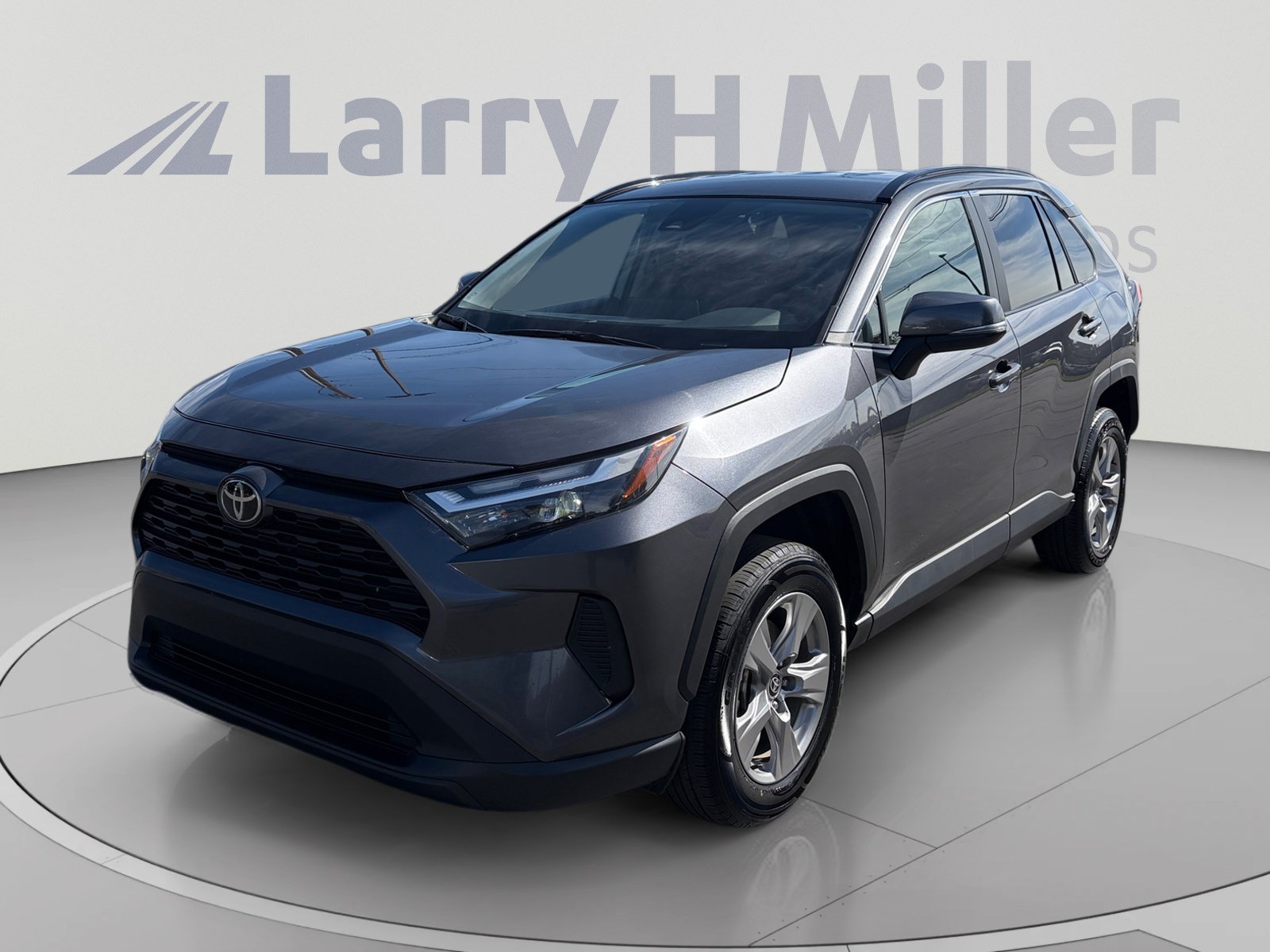 Certified 2025 Toyota RAV4 XLE AWD/4WD image 1