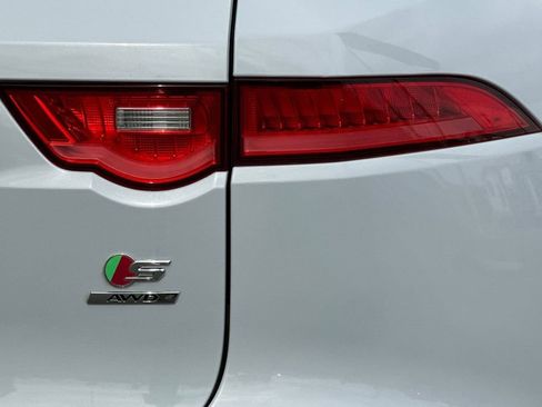Used 2017 Jaguar F-PACE S AWD/4WD image 27