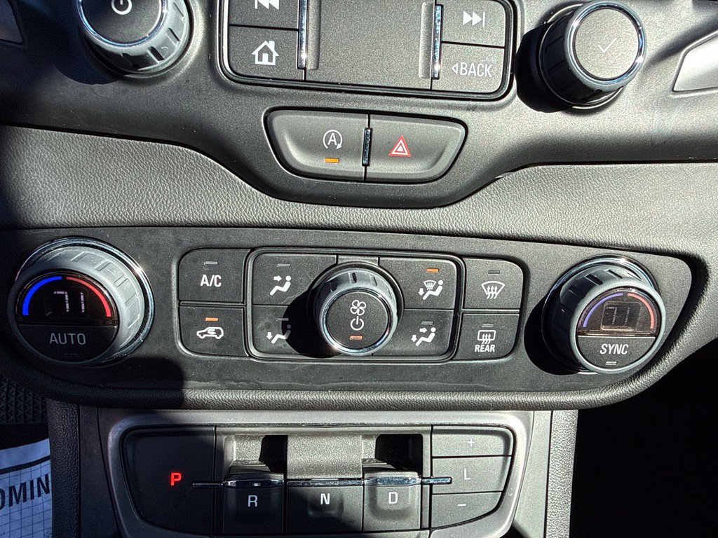 Used 2024 GMC Terrain AT4 AWD/4WD image 31