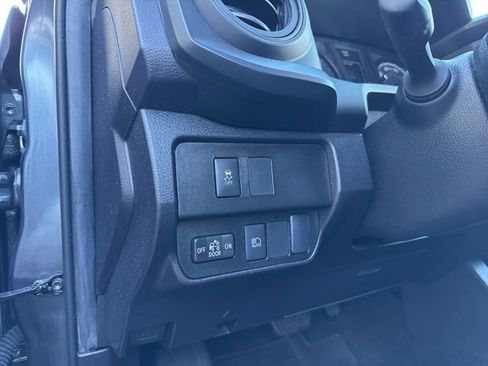 Used 2022 Toyota Tacoma SR image 25