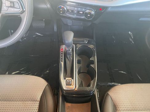 Used 2025 Chevrolet Trax LT image 39