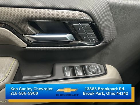 Used 2023 Chevrolet Silverado 1500 ZR2 image 8