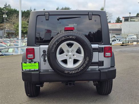 Used 2013 Jeep Wrangler Unlimited Sport image 6