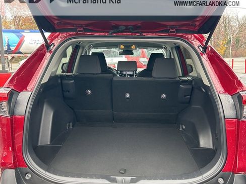Used 2021 Toyota RAV4 LE image 9