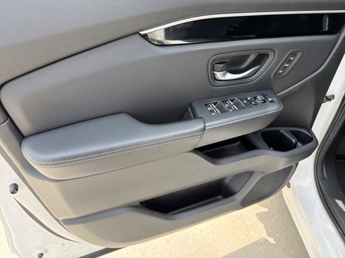 Used 2025 Honda Pilot EX-L image 14