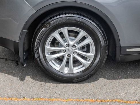 Used 2017 INFINITI QX70 AWD w/ Premium Package image 6