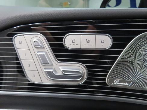 Used 2025 Mercedes-Benz GLS 450 4MATIC image 57