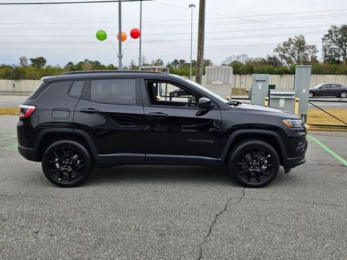 New 2026 Jeep Compass Latitude image 14
