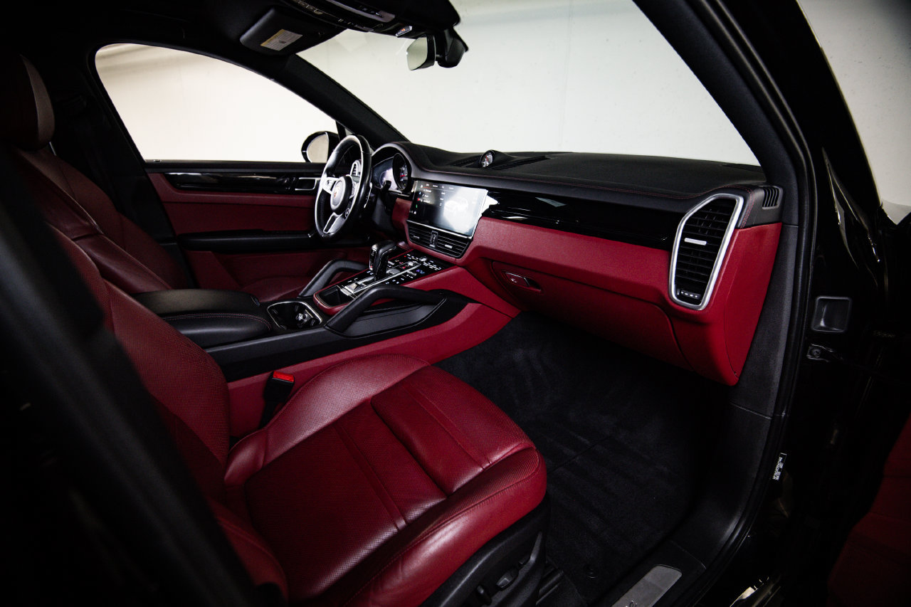 Certified 2023 Porsche Cayenne Coupe AWD/4WD image 27