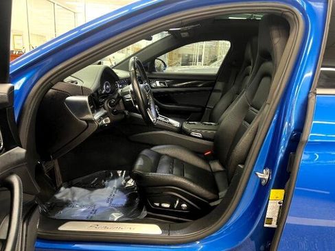 Used 2017 Porsche Panamera image 8